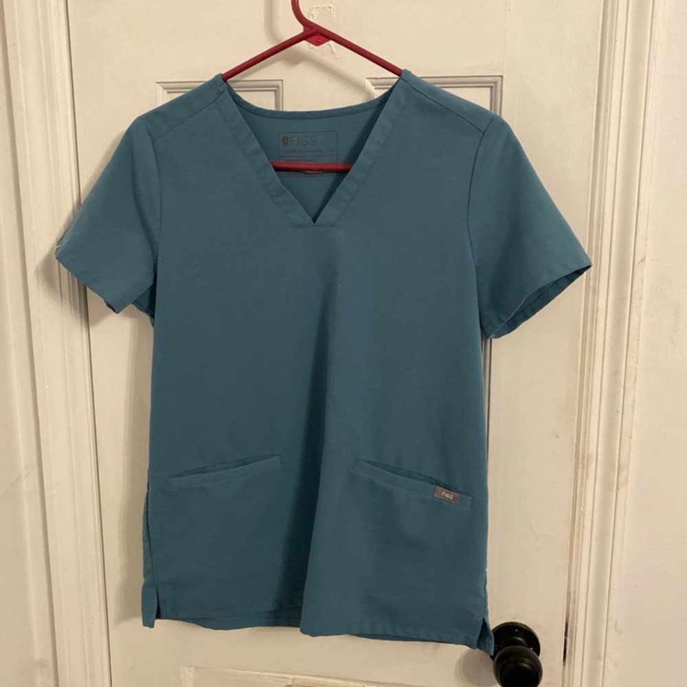 Figs scrub top